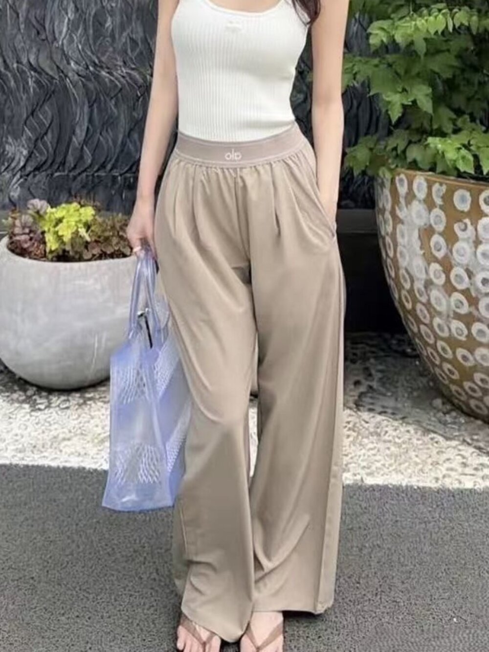 ALO Yoga Women's Pants, Gravel Color 🖤 Regular Size